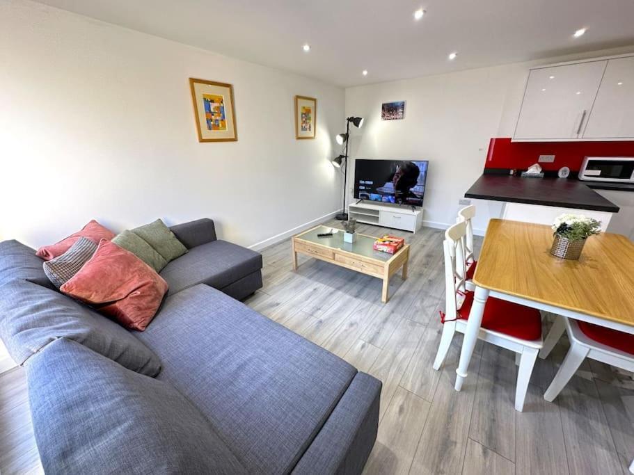 Charming New 2Br Detached House-Central Headington- Wi-Fi, Netflix, Top Location Οξφόρδη Εξωτερικό φωτογραφία